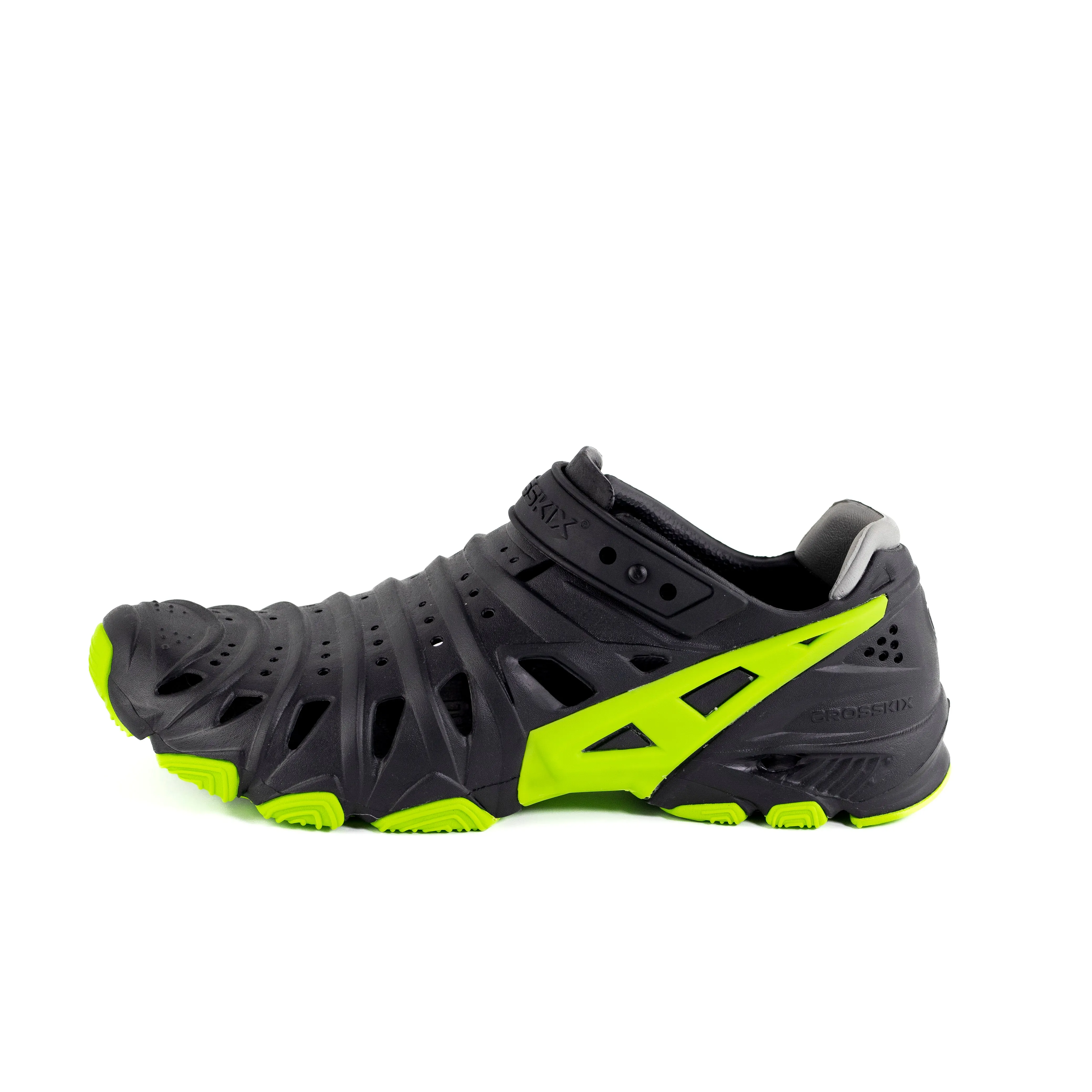 2.0 Closed Toe Water Shoes for Men by CROSSKIX