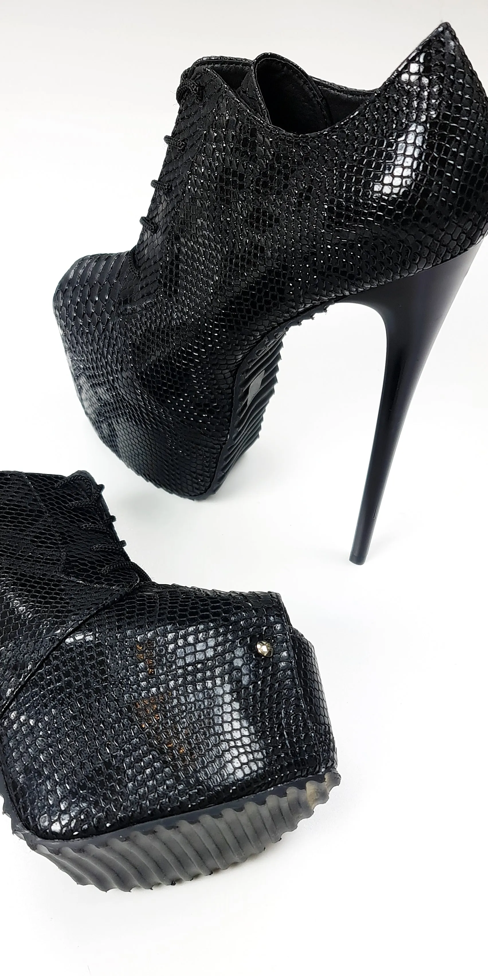 Serrated Sole Black Oxford Croco Ankle Heels