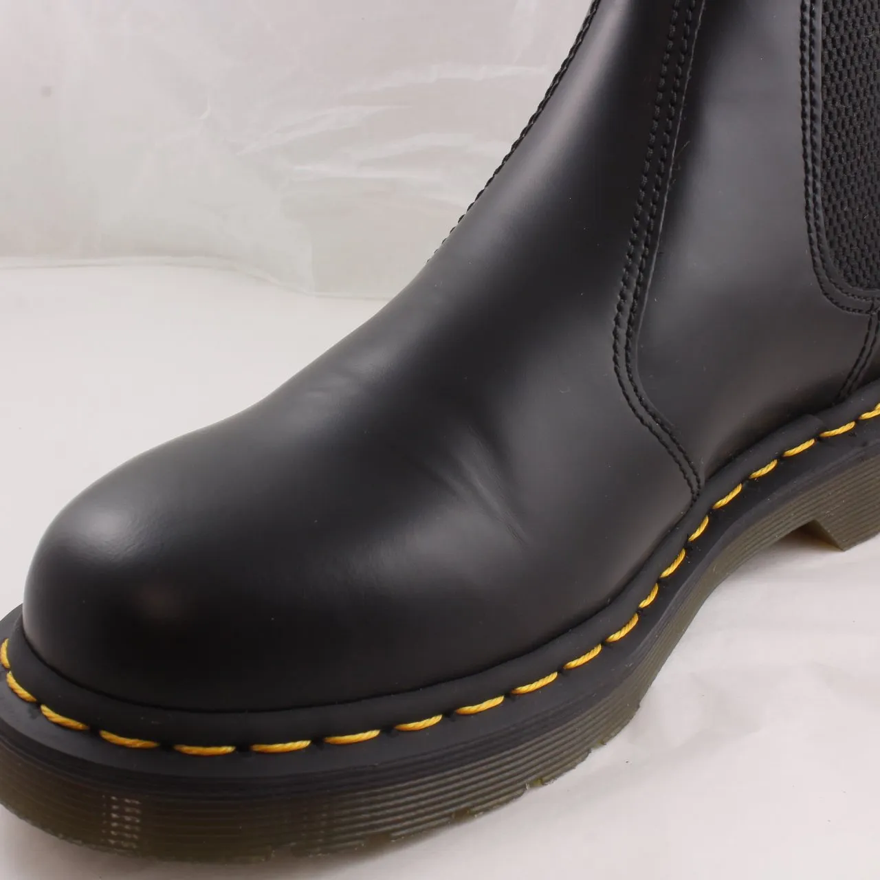 Womens Dr.Martens 2976 Chelsea Boot Black Leather